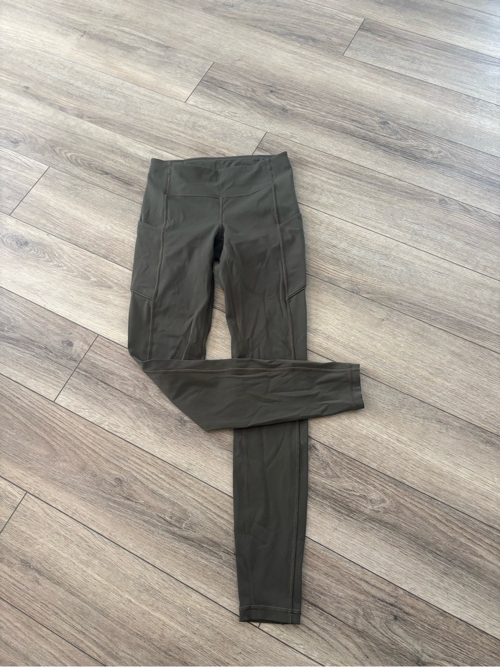 High-Waist Olive Green Lululemon Leggings with pockets